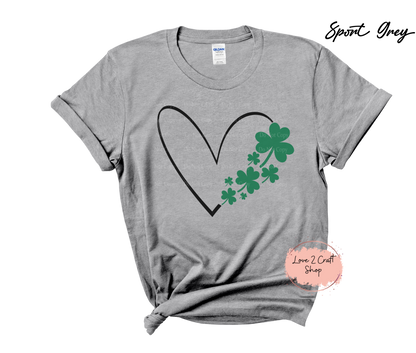 Heart outline with clovers St Patrick's Day T-Shirt
