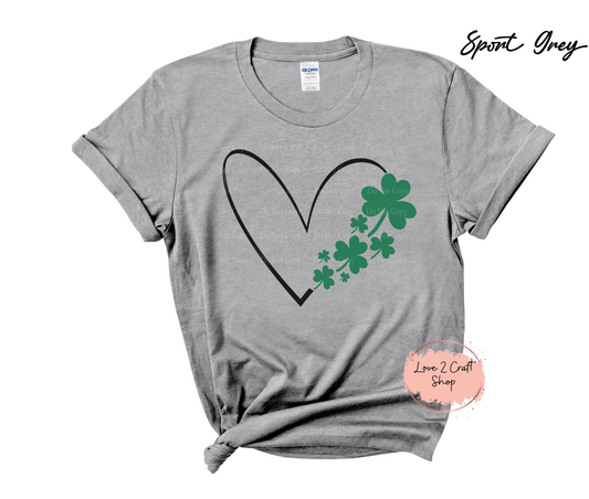 Heart outline with clovers St Patrick's Day T-Shirt